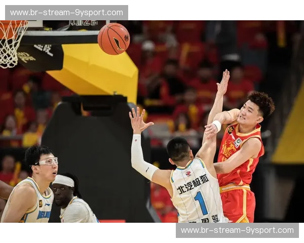 紫金荣耀与铁血硬糖的巅峰对话：重温NBA总决赛湖人vs热火直播回放的震撼瞬间